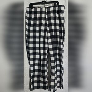 Women’s Black & White   Plaid Buffalo Plaid Flannel Pajamas Size XL